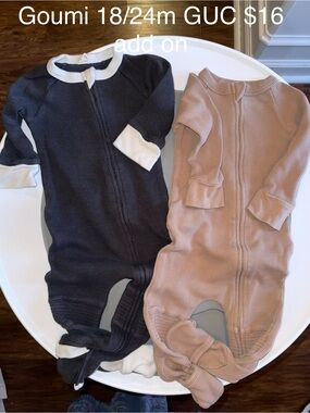 Goumi Kids Waffle Zipper Pajamas in Charcoal and Tan